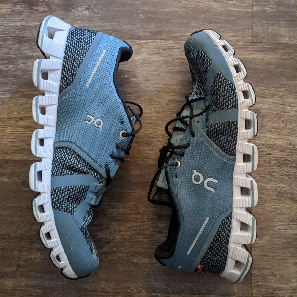 W On Cloud size 8